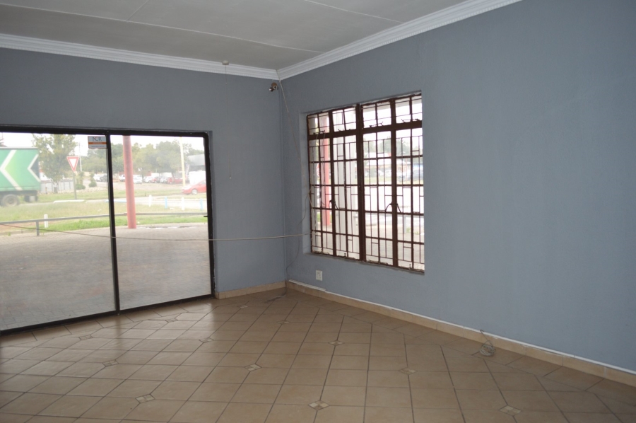 Commercial Property for Sale in Collerville North West